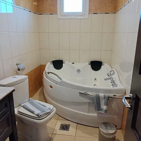 Pozar Salt Cave Káto Loutrákion