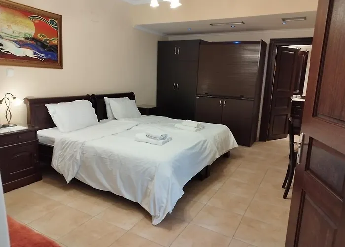 Pozar Salt Cave Káto Loutrákion